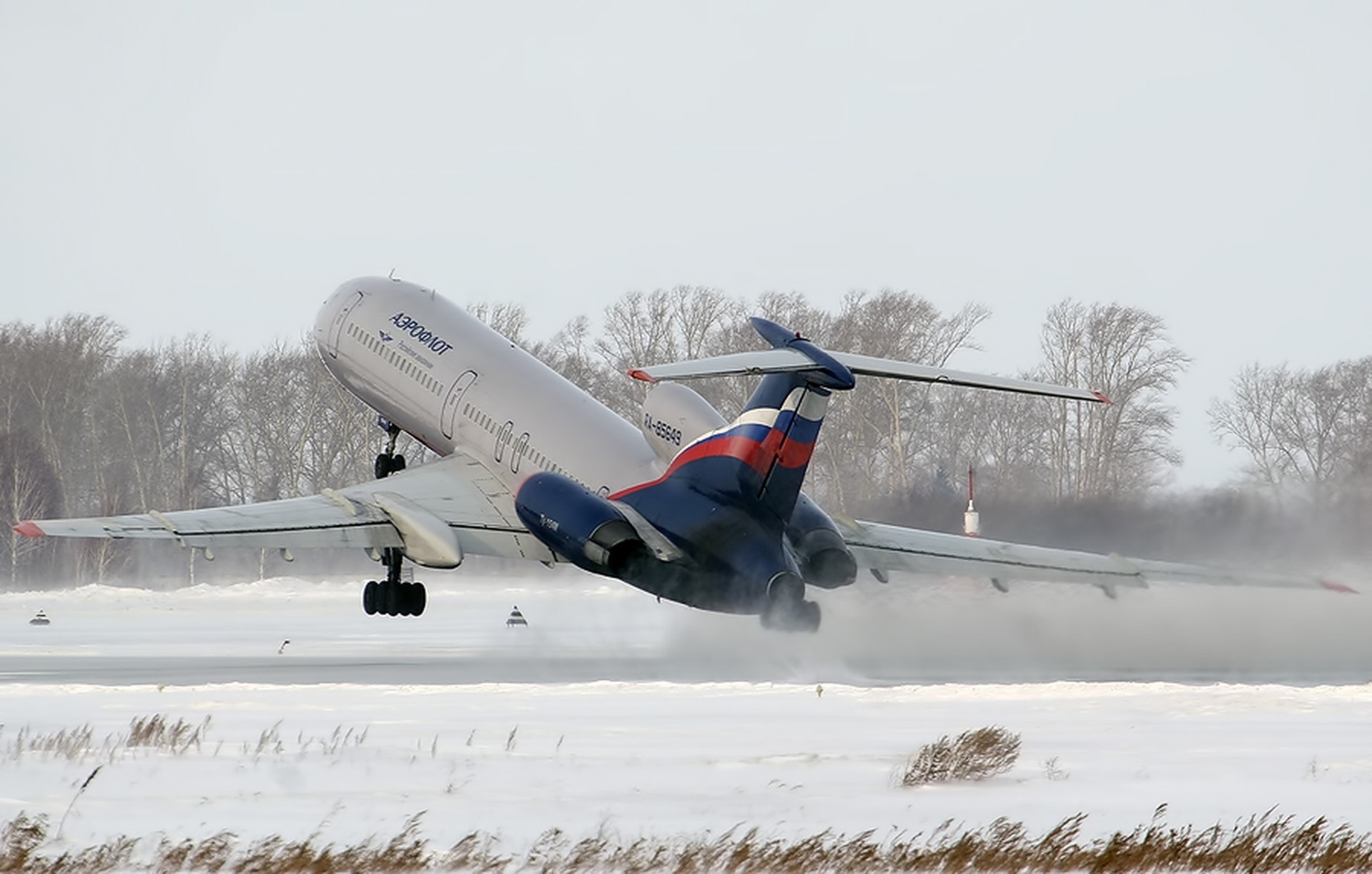 взлет Ту-154м